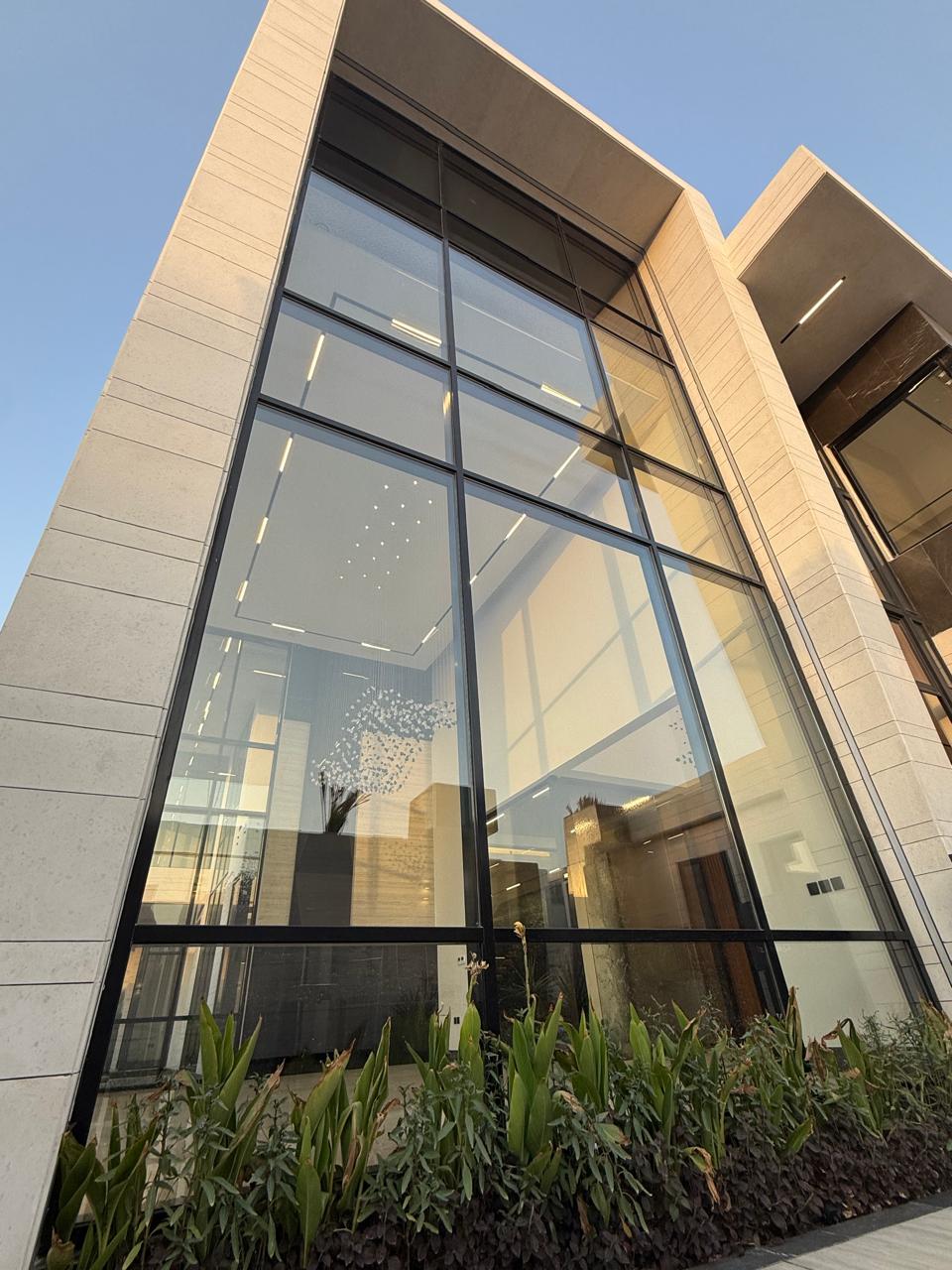 أبواب ونوافذ ألمنيوم لفيلا سكنية